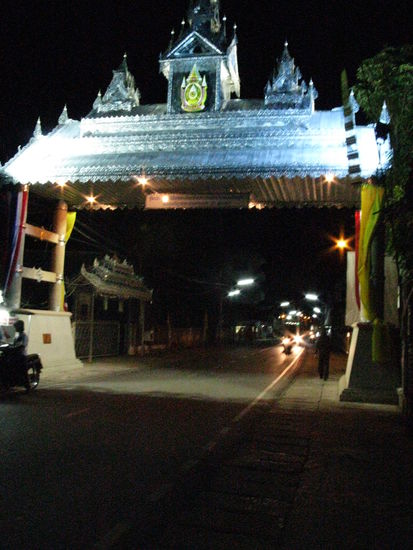 Auf dem Weg zu userem Hostel in Mae Sariang.