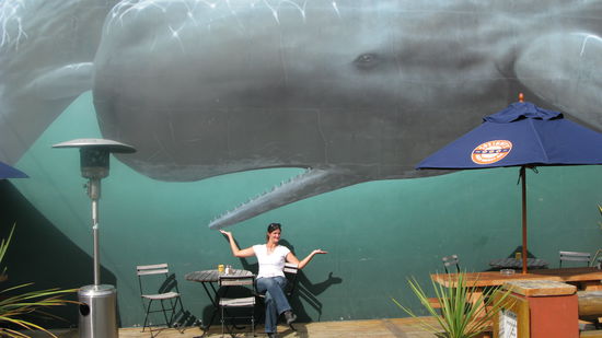 Zum Glueck war dieser Wal nicht echt... Dafuer umso schoener gemalt.