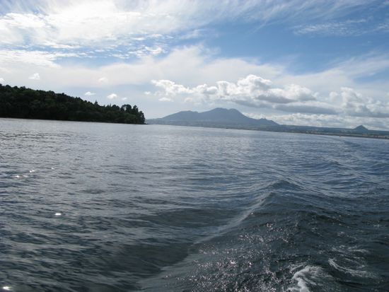 ...gehts auf den See hinaus.