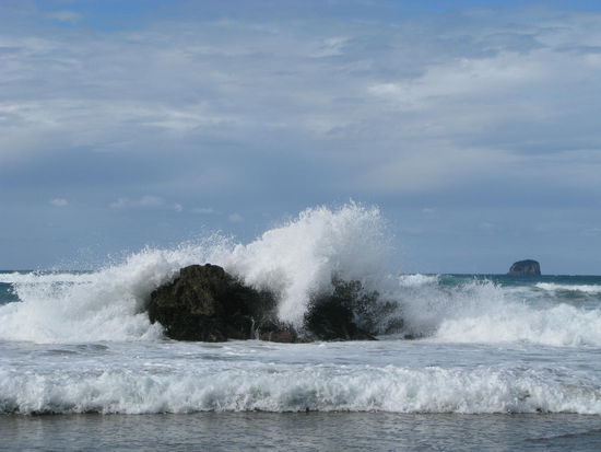 ...Achtung, eine grosse Welle kommt...