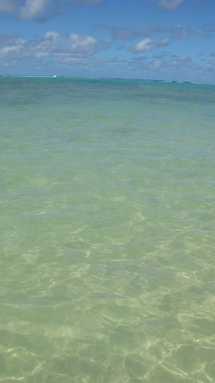 Glasklares, tuerkisblaues Wasser in der Lagune...