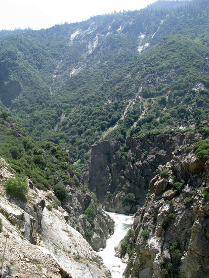 ...und hier die unendliche Tiefe in die Schlucht. Keine Sorge, wir habens überlebt...