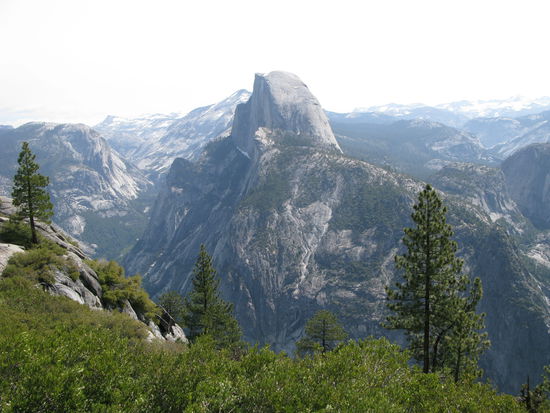 Die Aussicht auf eine der grössten Attraktionen des Parks: 
The Half-Dome