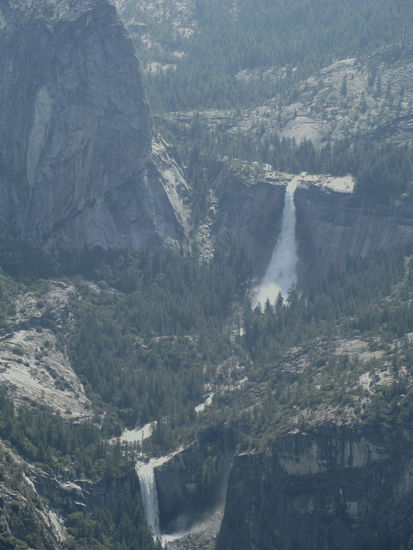 ...die mächtigen Wasserfälle "Vernal Fall" &amp; "Nevada Fall".