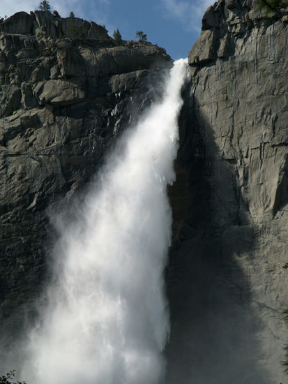Das Schmelzwasser fliesst, fliesst und fliesst. Aus dieser Nähe konnte man nicht mal sein eigenes Wort verstehen.