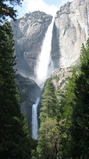 Nochmals der gewaltige Yosemite Fall, "Upper" (der Obere) &amp; "Lower" (der Untere).