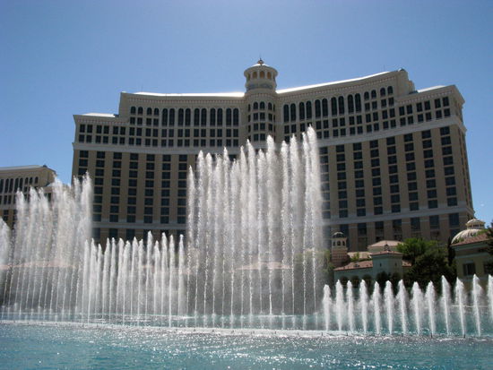 ...welche alle paar Minuten zu verschiedenster Musik losgeht. Wunderschön!