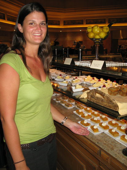 Am riesigen Abendessen-Buffet. Es ist echt WAHNSINNIG was (und vorallem wieviel) man in Vegas alles essen kann!!!