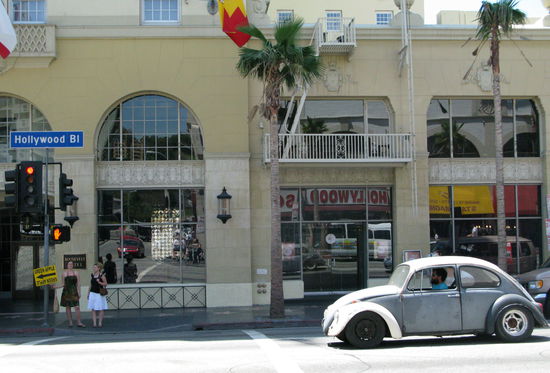 Über den "Hollywood Boulevard" fahren nicht nur Stretch-Limousinen...