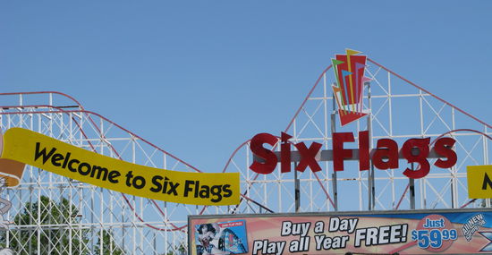Willkommen im "Six Flags"!