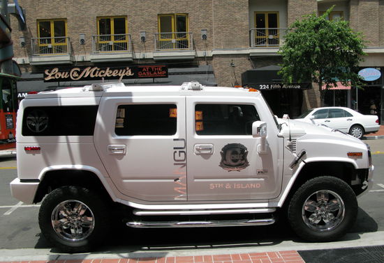 Überall waren die protzigen Hummer zu sehen. In der Schweiz kaum finanzierbar. 