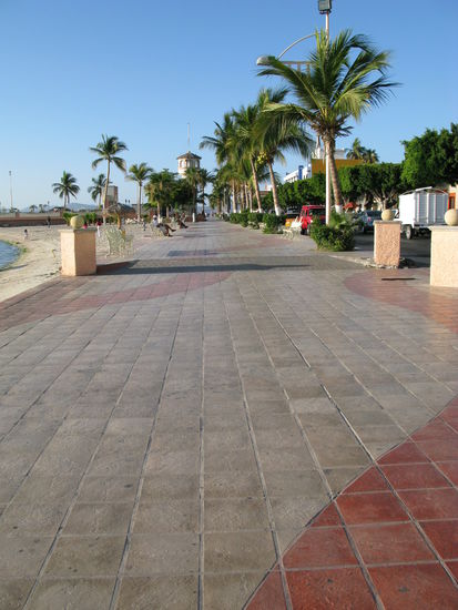 Die herrliche Strandpromenade...