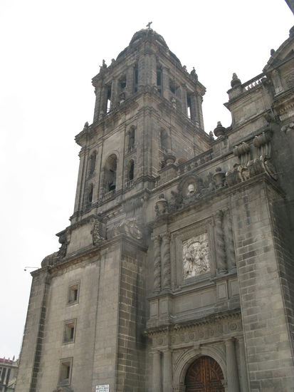 Ein Teil der Kathedrale am "Zocalo".