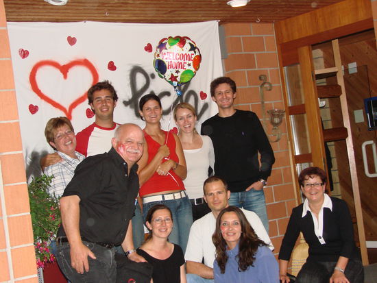 Familie und Freunde wieder vereint.