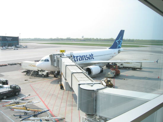 Mit diesem Vogel bin ich ueber den Teich geflogen und gut in Montreal gelandet.