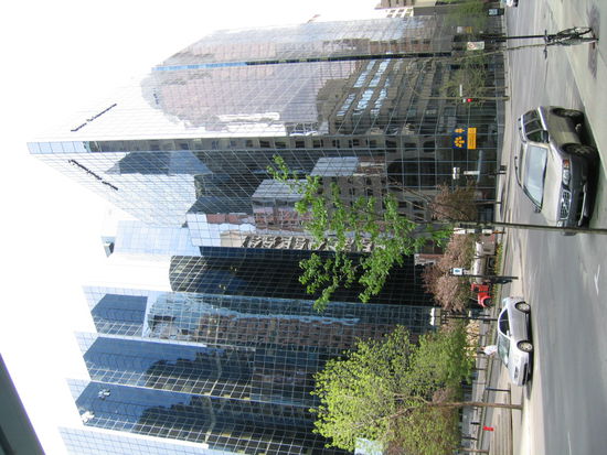 Ein fuer mich noch ungewohntes Bild in den Haeuserschluchten Montreals