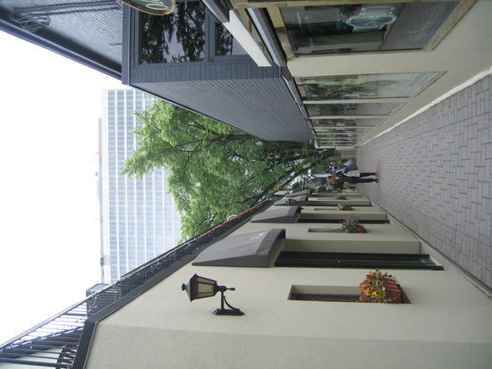 Aber auch ganz moderne heimeliege Strassenzuege sind hier anzutreffen