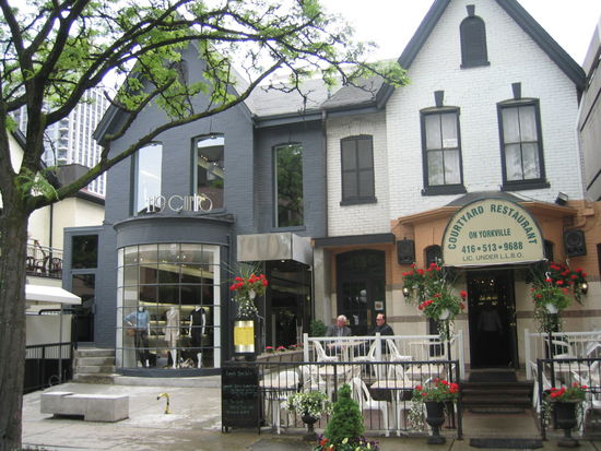 In solchen Kaffeehaeusern kann ich mir den Sommer in Toronto gut vorstellen