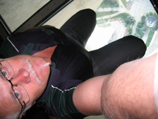 Gar icht so einfach da eine Aufnahme halbwegs zu stande zu bringen. Entweder man sieht was oben, oder man sieht was unten.