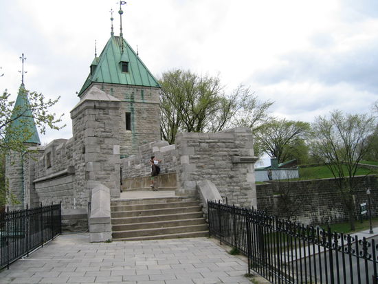 Ein Tor der Stadt auch hier voll behgehbar und sehr gut erhalten und gut restauriert.