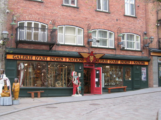 Ein Indianer Store, wo man nicht nur touristisches kaufen kann, auch Produkte indianischer Herstellung, sind hier erhaeltlich