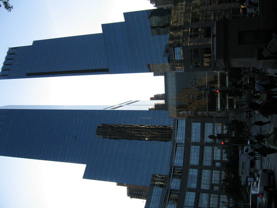 Tolle Spiegelungen in der Abendsonne am Columus Place