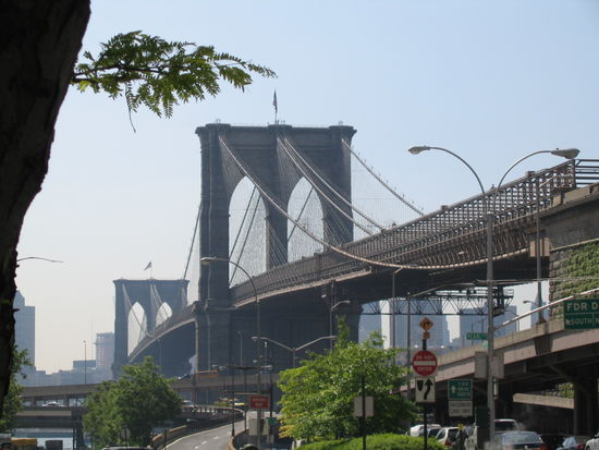 Die Brooklinbridge!
Eine fuer einen Techniker so wie mich, ist es faszinierend eine solche Konstruktionen anzuschauen.