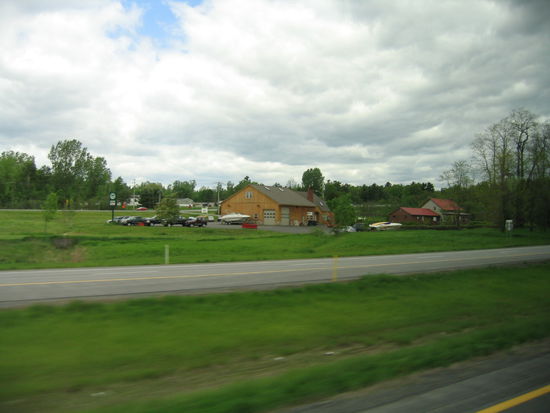 Dann wieder kleinere Siedlungen entlang des Highways