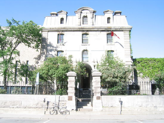 Abgesetzt, wie von einem Taxi, treffe ich in meiner neuen Behausung in der Jugendherberge in Ottawa ein.