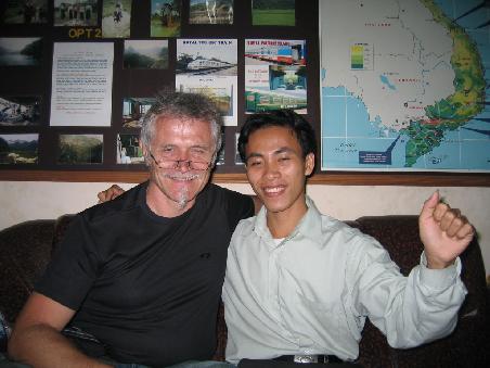 Der Hitergrund Vietnam und davor Gerhard und Tuan, mein Reiseorganisator