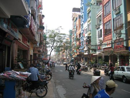 Hier die Bui Vien mit meinem türkisfarbenem Hotel Ngoc Diem für 7US$ die Nacht mit Fan no AC