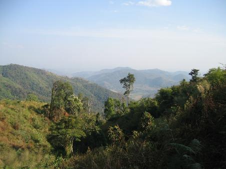 Der Fernblick aus unserem Dorf, einer Lisu Gruppe