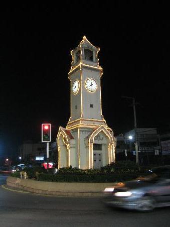 Ein kleines Wahrzeichen von Lampang. Dieses Foto kam mir wirklich sehr zu Hilfe