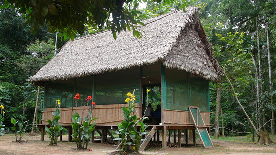 Aehnlich wie in der Pampa sind auch hier die Pfahlbauten ueblich(waer doch was fuers Oderbruch ...ups..sorry)