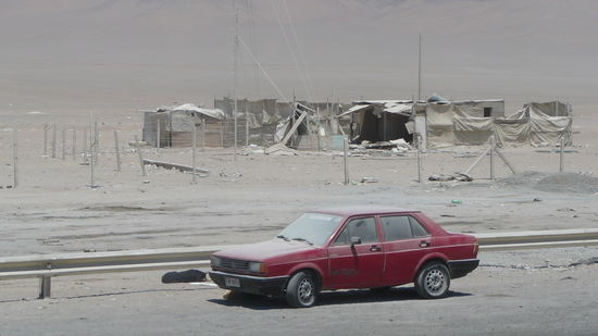 Rund um Antofagasta liegen riesige Tagebaute. Dementsprechend siehts dann auch mal so aus wie hier(Staub, Staub, Staub).