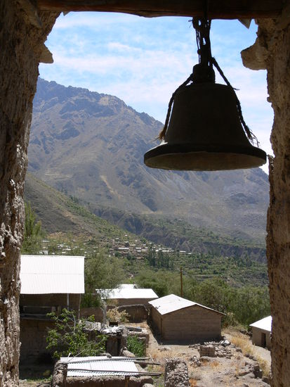 Kirchtuermchen in einem der entlegen Bergdoerfer