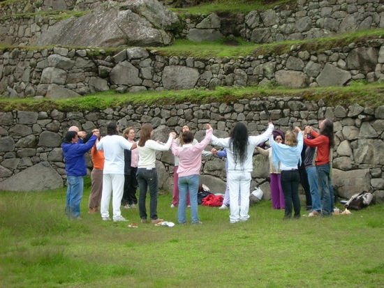 nur diese Sekte hier stoerte die Ruhe
(ob sie es jemals schaffen werden, die Inkas zurueck zu holen?)