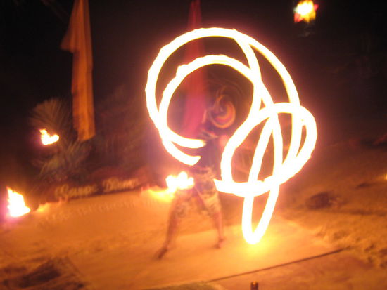 Feuershow abends am Strand!
