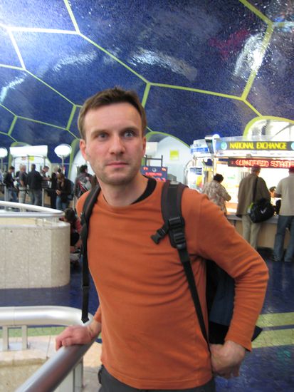 Flughafen Abu Dhabi. Nochmal der Andi!