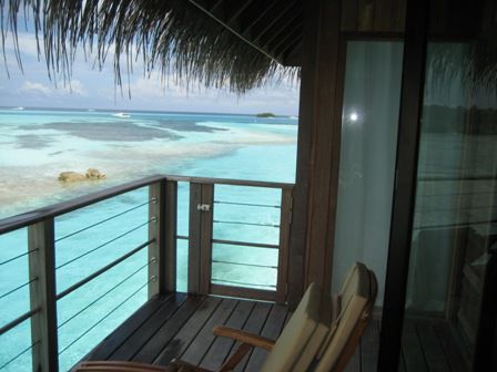 ...und die andere Seite (dort ist die Treppe runter ins Meer)