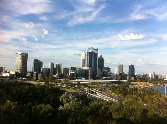 Ausblick vom King's Park auf die Skyline von Perth