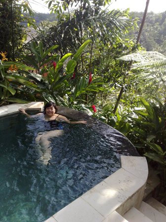 unser kleiner Pool mit herrlichem Blick