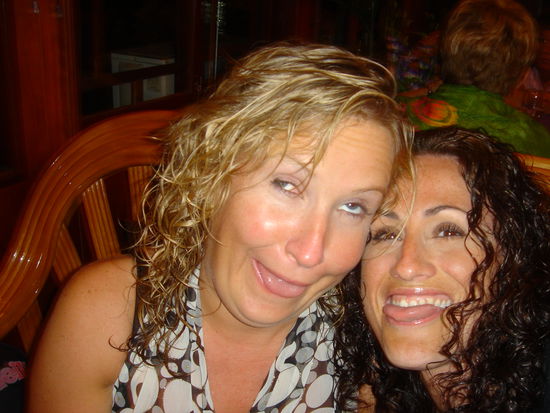 Funny Fiona und meine Wenigkeit beim Abendessen auf dem Boot