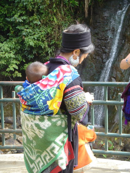 Das ganze mit Kind Huckepack