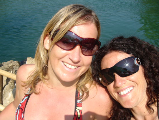 Stopp in einer Bar beim Tubing