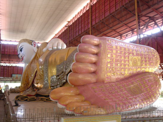 Liegender Buddha, 75 m lang