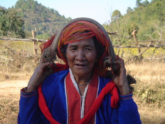 Dame aus einem Shan-Dorf