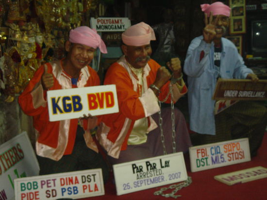 Die Moustache Brothers