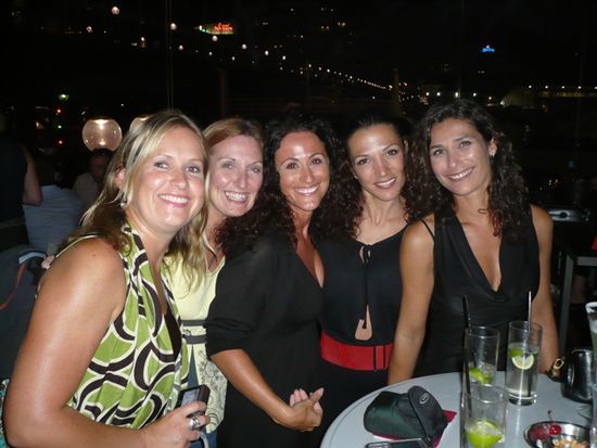 Ein letztes Bild: Fiona, Kay, me, Maria und Soraya in Sydney (Darling Harbour)