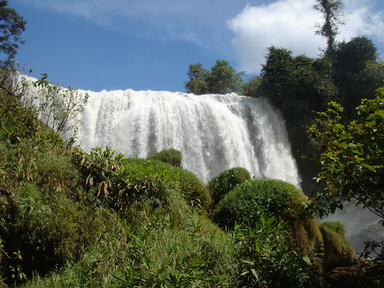 Nur einer der vielen Wasserfaelle in den Central Highlands